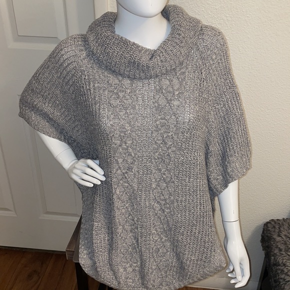 Jon & Anna Sweater Cape Cowl Neck Poncho Boho - Picture 2 of 9